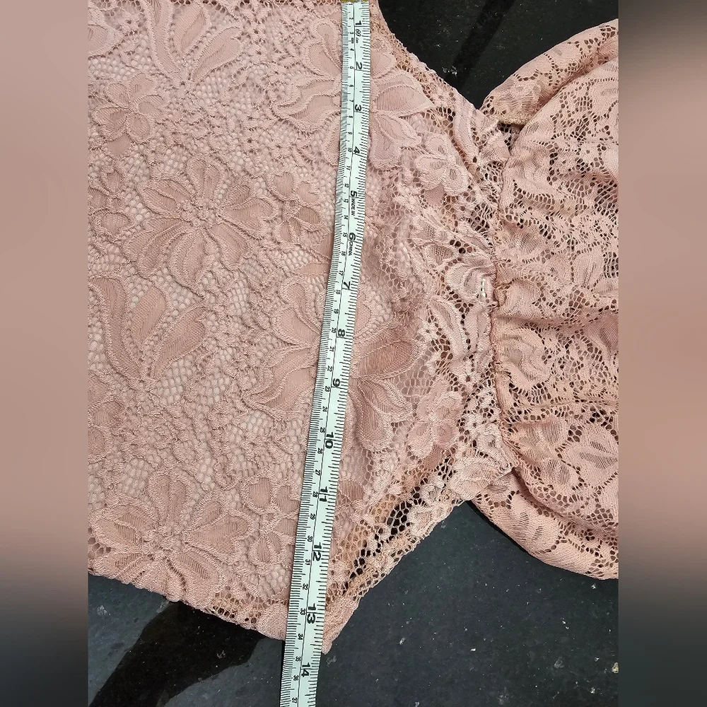 A'GACI Off the shoulder All Over Lace Pink Bodysuit. Size Small - Picture 11 of 14